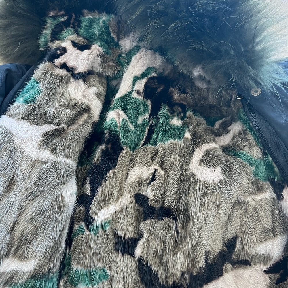 Kids size 6 fur lined parka - Picture 5 of 5